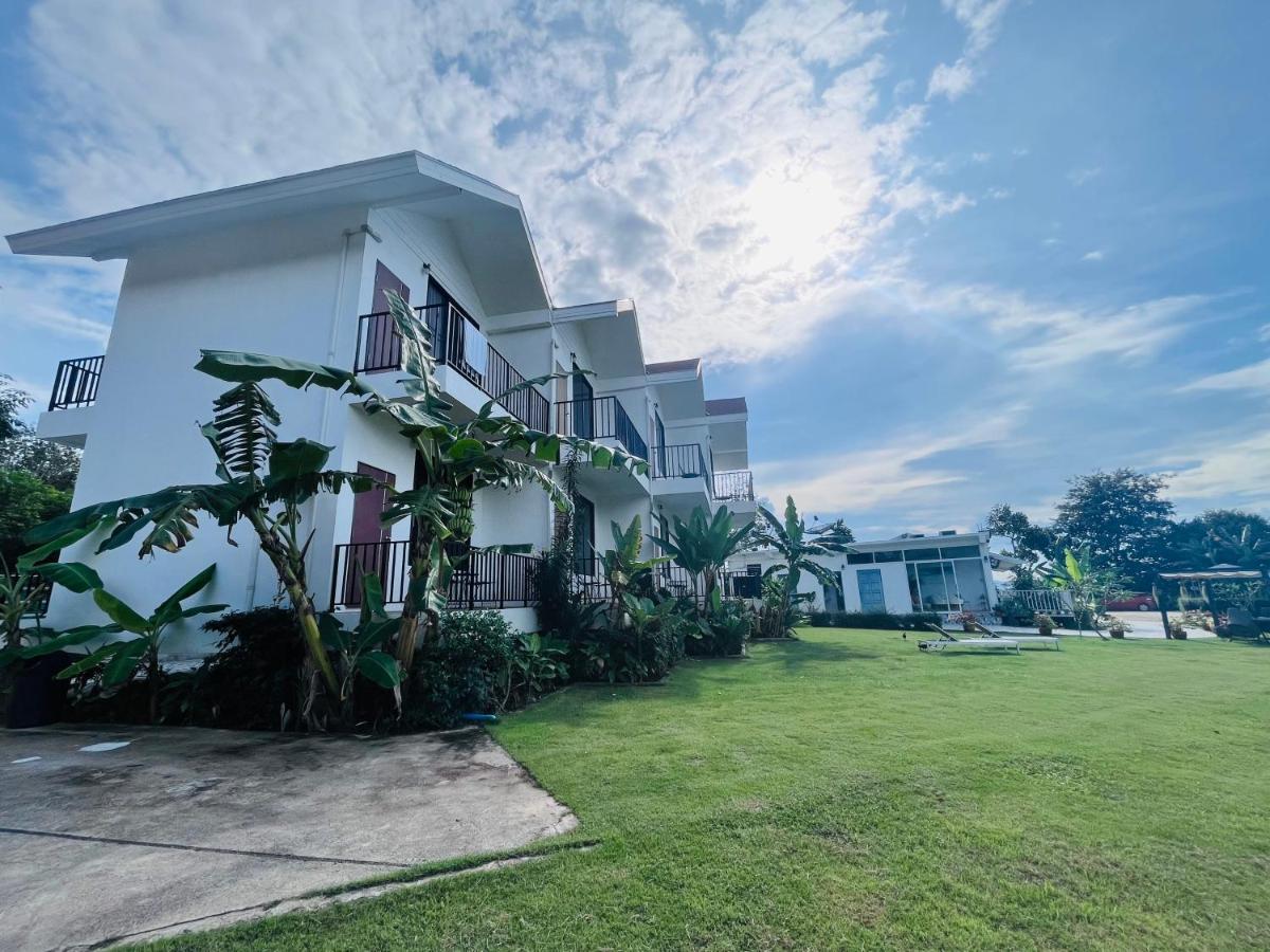 White Seaview Residence Klong Muang Beach Εξωτερικό φωτογραφία